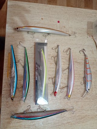 Señuelos de pesca para anjova, robalo, lubina