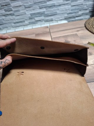 Bolso de cuero hecho a mano