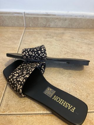Sandalias planas 37  leopardo negro