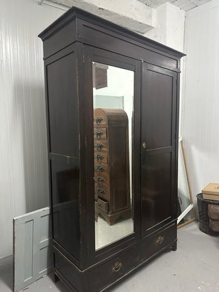 Armario antiguo de madera