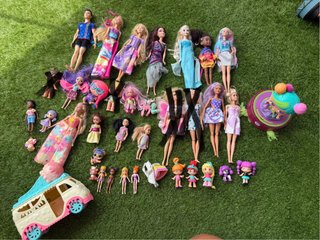 Lote de muñecas Barbie y princesas
