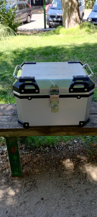 Maletas Royal Enfield con Top Case, con poco uso.