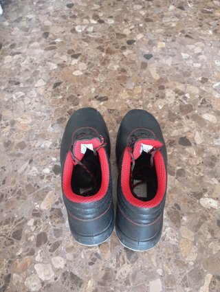 BOTAS Y GUANTES DE SEGURIDAD