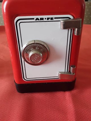 Hucha de hierro ARFE
