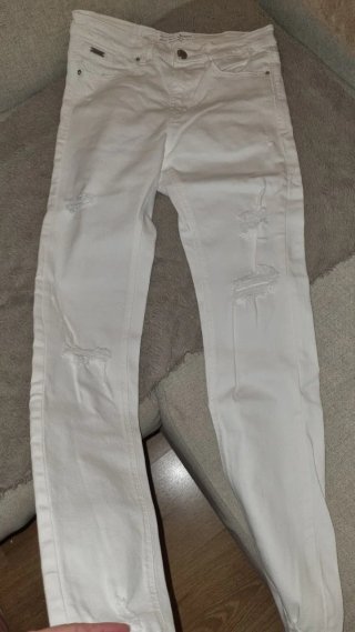 Pantalón vaquero blanco Stradivarius