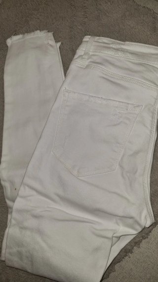 Pantalón vaquero blanco Stradivarius