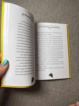 Libro"Agatha Mistery Asesinato en la Torre Eiffel.