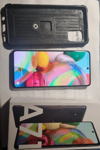 SamsungGalaxy A71 128GB+64GB(Tarjeta SD)+ enchufe