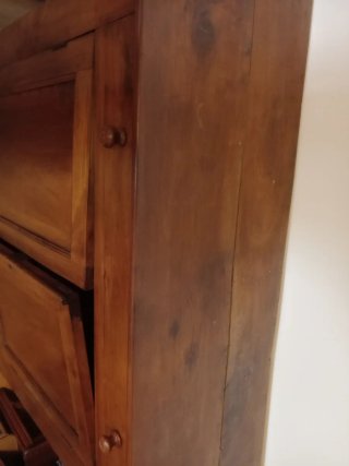 Mueble rústico de madera