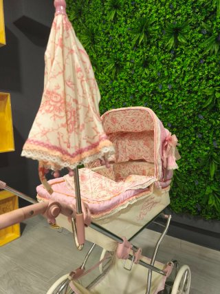 Carro de muñecas clásico rosa