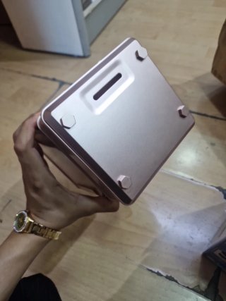 Hucha electrónica con teclado numérico