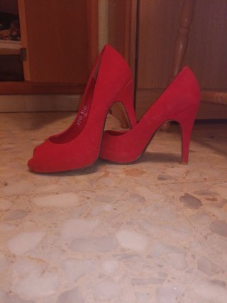 Zapatos tacón rojos Peep Toe Talla 35.