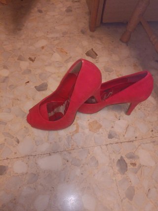 Zapatos tacón rojos Peep Toe Talla 35.