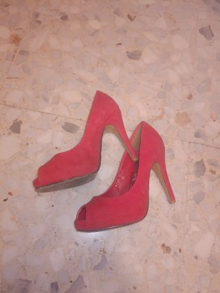 Zapatos tacón rojos Peep Toe Talla 35.