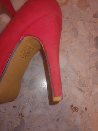 Zapatos tacón rojos Peep Toe Talla 35.
