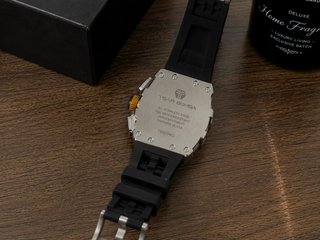 Tsar bomba, Orologio uomo luxury