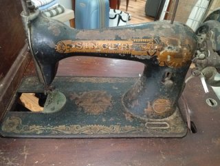 Máquina de coser Singer antigua