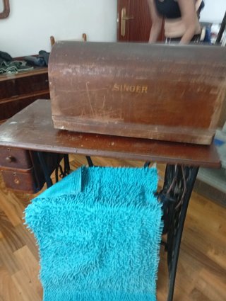 Máquina de coser Singer antigua