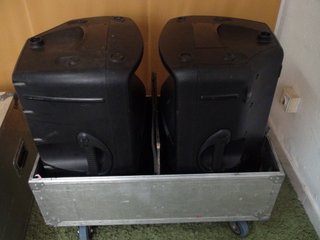 Pareja Altavoces Mackie SRM450 V2 + Flight Case