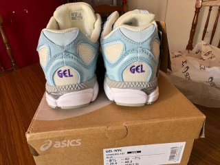 Zapatillas Asics Beige y Azul