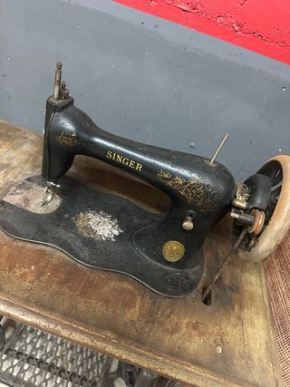 Máquina de coser Singer antigua
