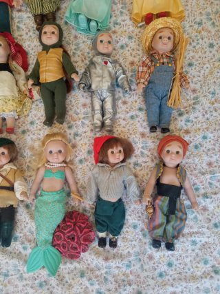 Baúles muñecos de porcelana cuentos infantiles