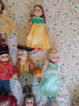 Baúles muñecos de porcelana cuentos infantiles