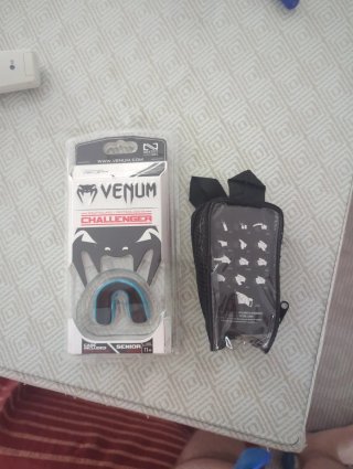 Protector bucal Venum Challenger Senior + guantes
