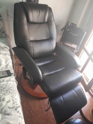 Sillón Masajeador Cuero Negro