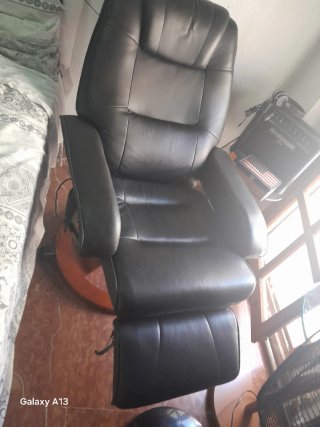 Sillón Masajeador Cuero Negro