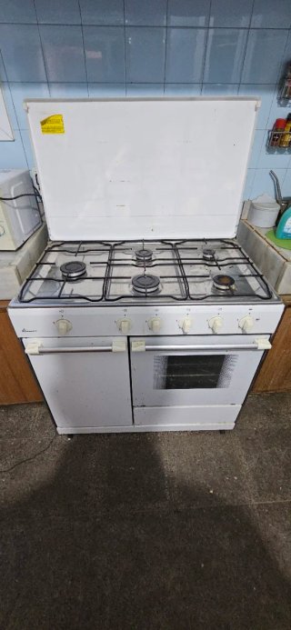 Cocina 5 fuegos con horno