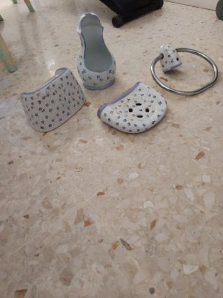 Juego baño cerámica floral azul PINTADO A MANO
