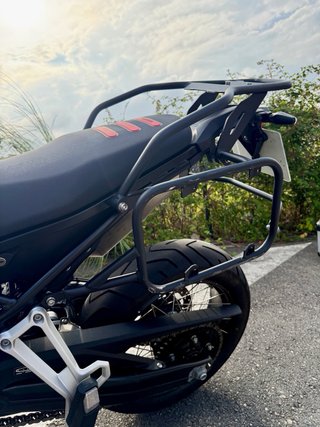 Anclajes herrajes BMW F900GS