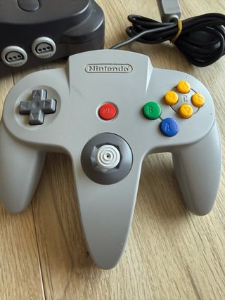 Nintendo 64 PAL 2 mandos y Super Mario 64