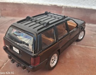 Jeep Grand Cherokee 1:18