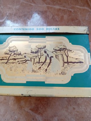 Lata vintage TeeKanne im Pompadour