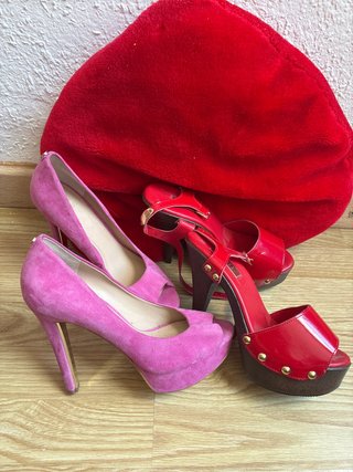 Rojo talla 39 rosa 40 Las dos 40€
