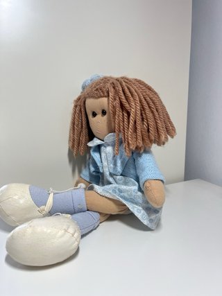 Muñeca de trapo clásica azul