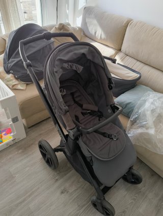 Carrito JANÉ Muum 4 con capazo 2 en 1 color gris