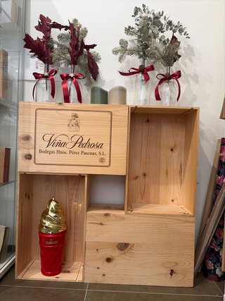 Estantería de madera Viña Pedrosa