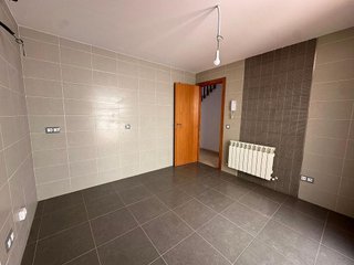 Casa adosada en venta en Tomelloso