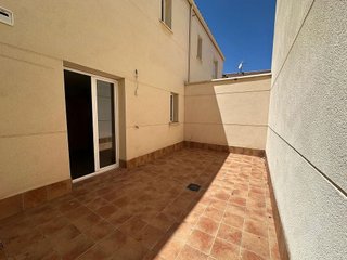 Casa adosada en venta en Tomelloso