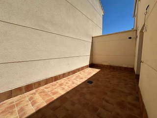 Casa adosada en venta en Tomelloso