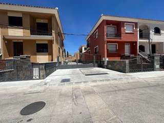 Casa adosada en venta en Tomelloso