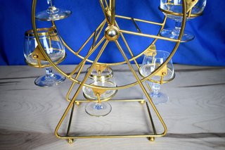 Noria Vintage con 6 Copas de Coñac