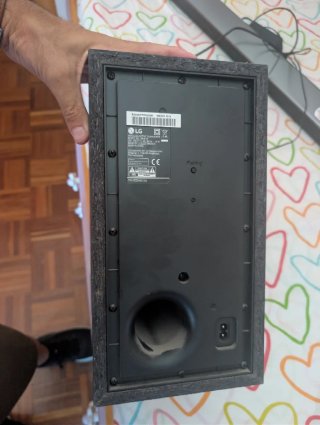 TV LG 49 4K + Barra Sonido LG SJ6