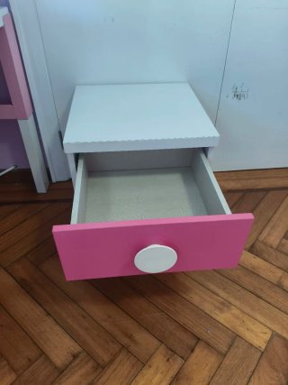 Escritorio infantil blanco y rosa + cajonera