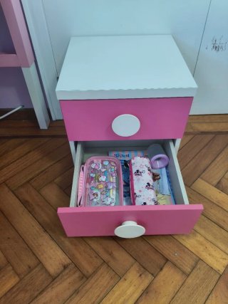 Escritorio infantil blanco y rosa + cajonera