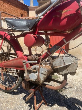 Moto Guzzi Hispania 65 Roja