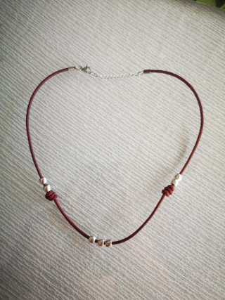 Collar cuero granate